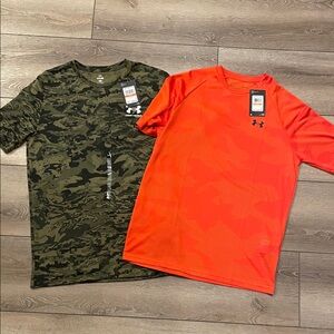 Under Armour Men’s Small Green Camo and Bright Orange Camo Tees